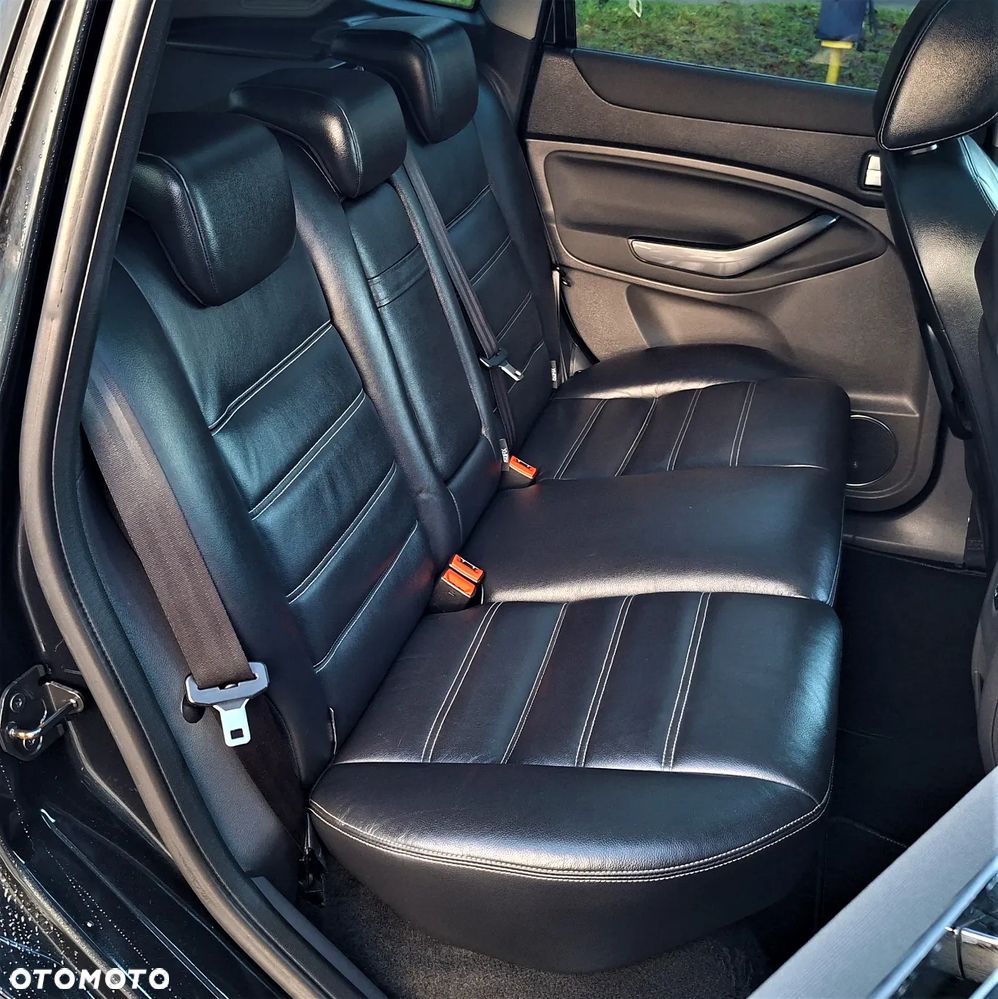 Ford Kuga 2.0 TDCi 4x4 Titanium - 21