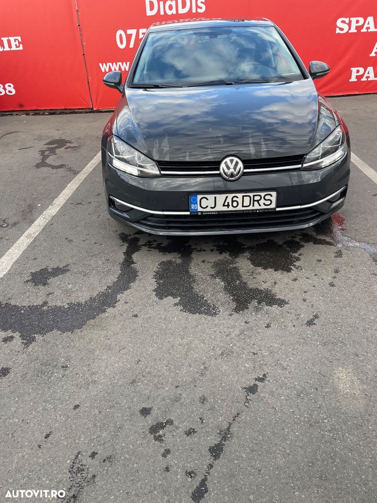 Volkswagen Golf - 1