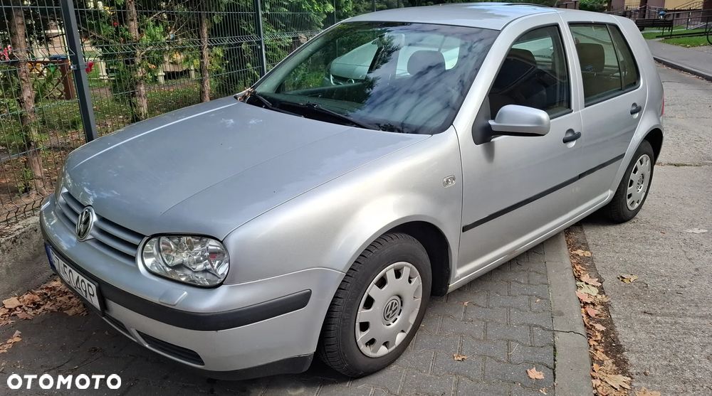 Volkswagen Golf 1.6 Basis - 2