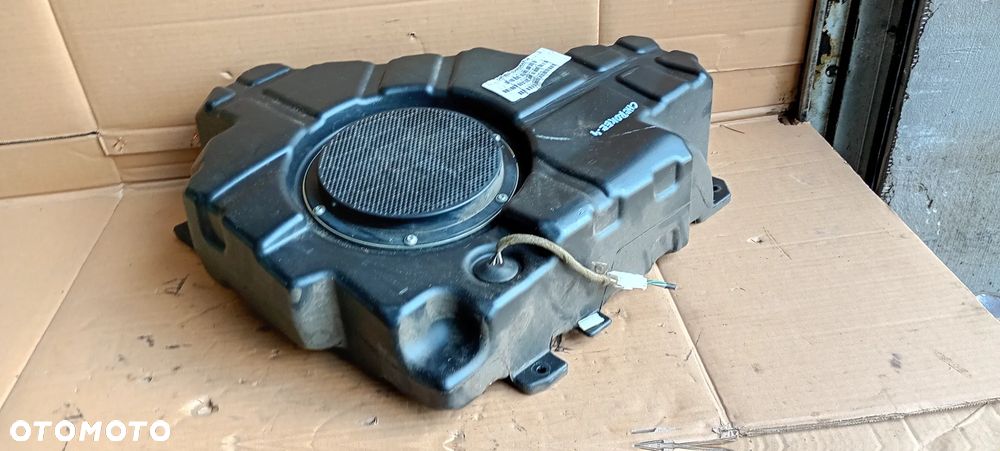 Głośnik basowy subwoofer Jeep Grand Cherokee 4 WK2 05064610AC - 2