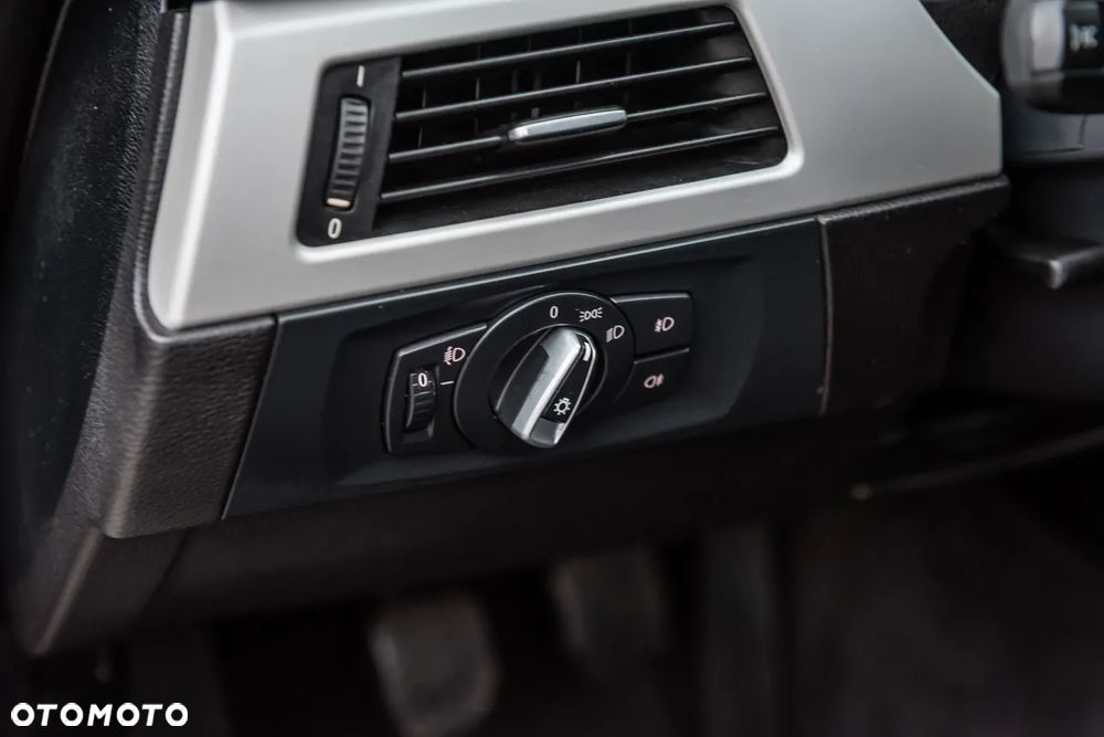 BMW Seria 3 318i Edition Exclusive - 13