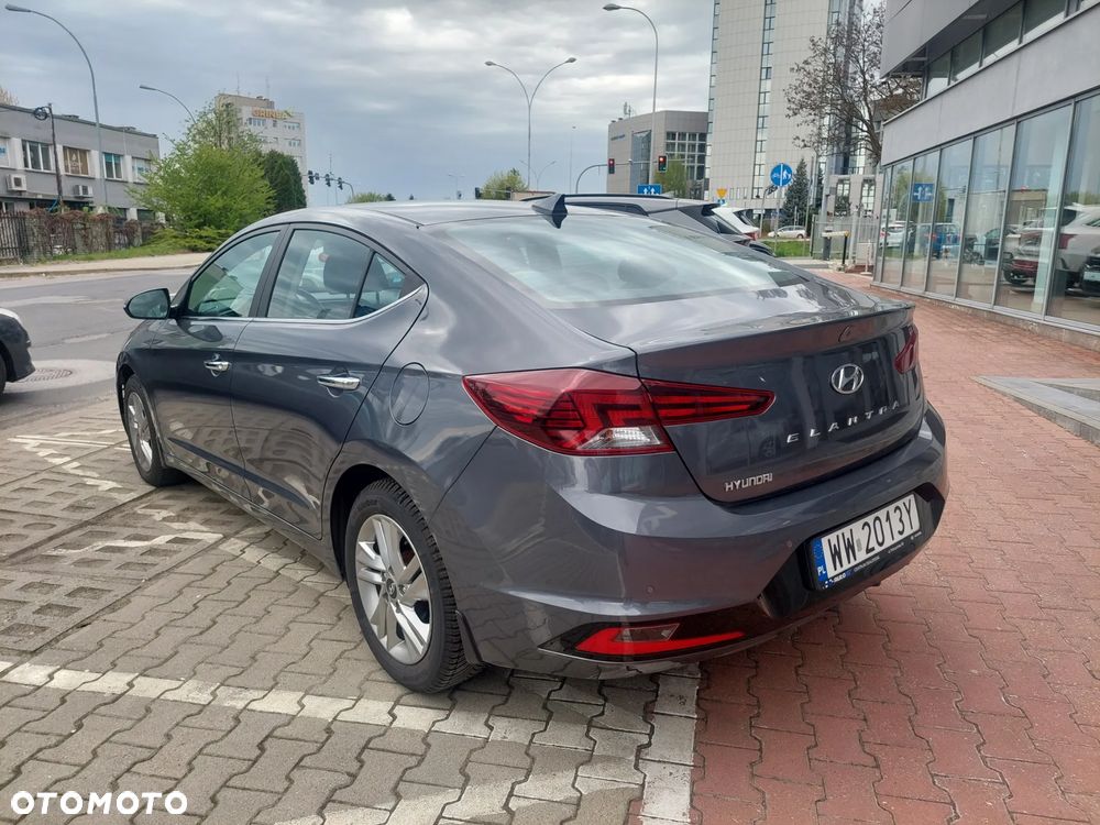 Hyundai Elantra 1.6 Comfort - 4