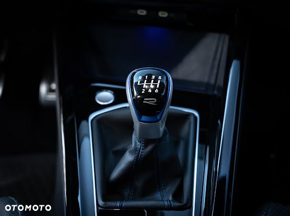 Volkswagen Golf - 19