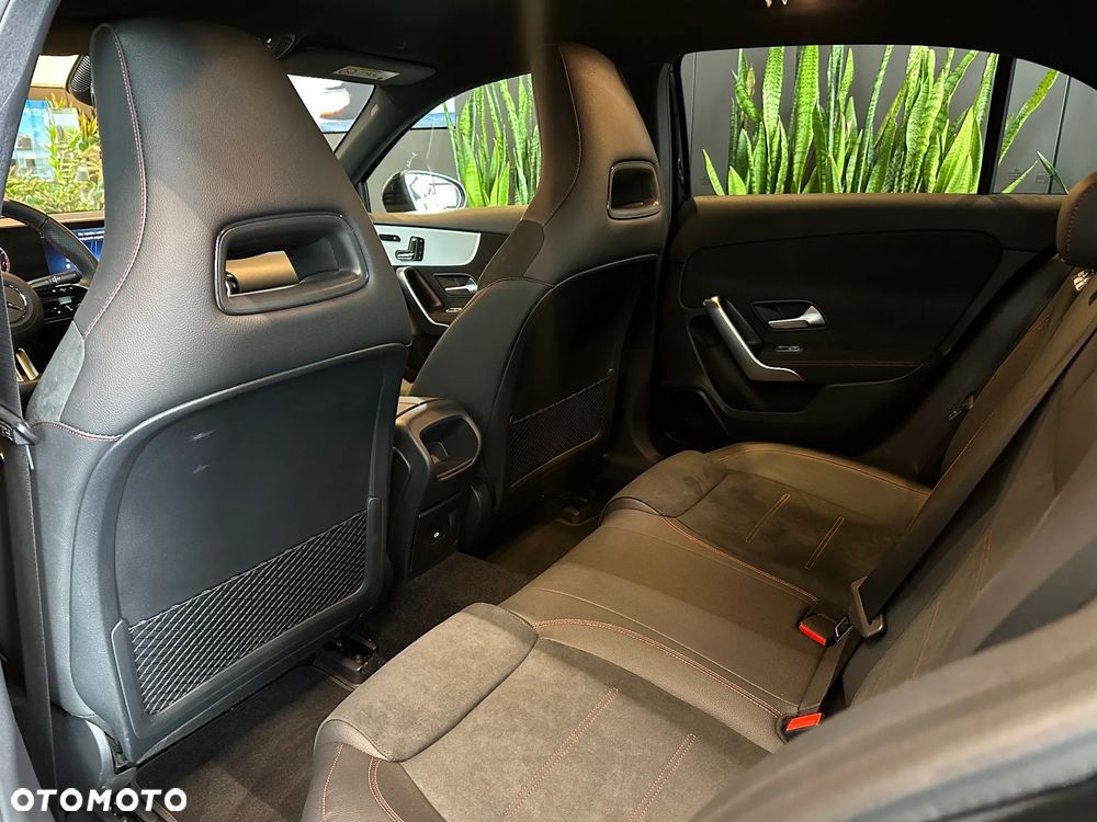 Mercedes-Benz Klasa A 200 AMG Line 7G-DCT - 12
