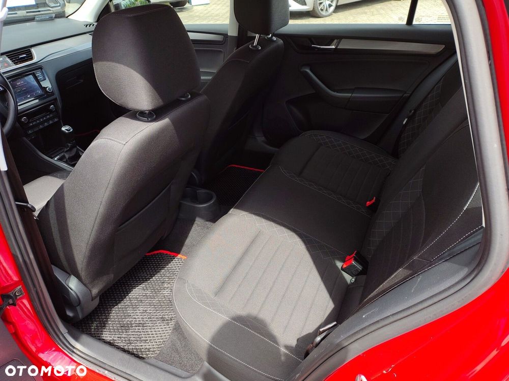 Skoda RAPID Spb 1.0 TSI Ambition - 27