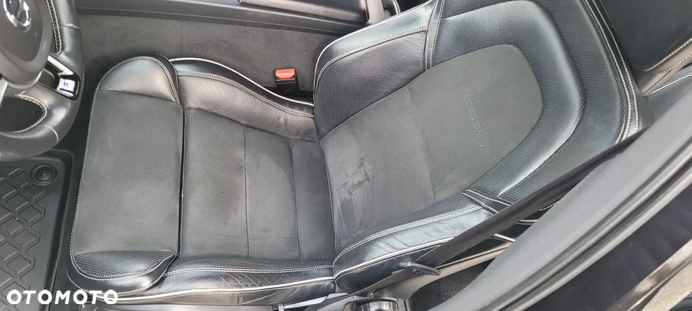 Volvo XC 60 D4 AWD R-Design - 16
