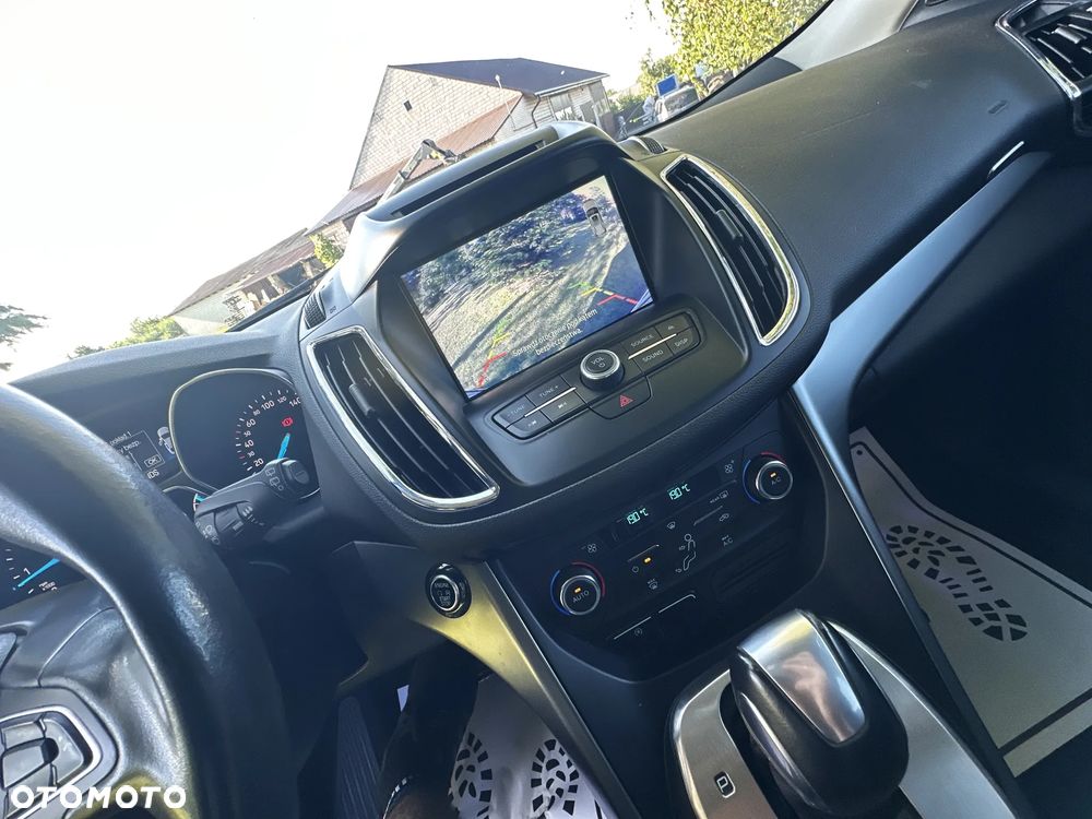 Ford Kuga 2.0 TDCi 2x4 Titanium - 29