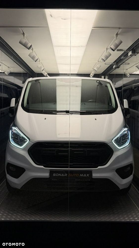 Ford Tourneo Custom - 3