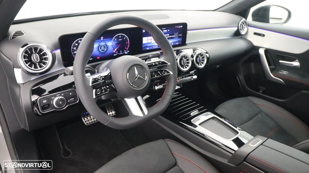 Mercedes-Benz A 180 Limousine d AMG Line Aut. - 29
