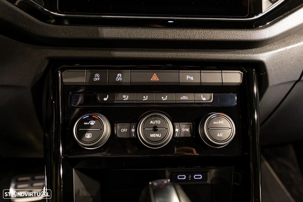 VW T-Roc 2.0 TSI OPF 4MOTION DSG - 42