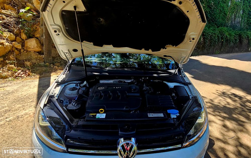 VW Golf Variant 1.6 TDi R-Line DSG - 11