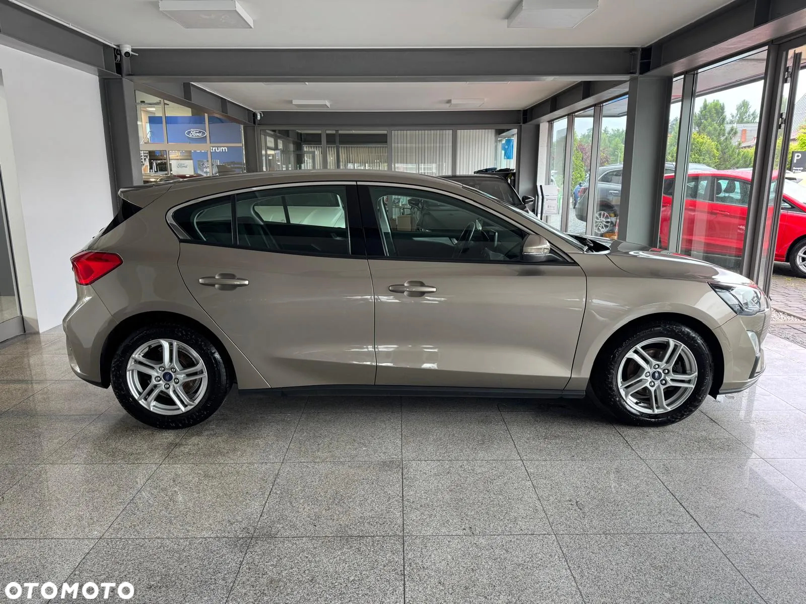 Ford Focus 1.0 EcoBoost Titanium Business - 17