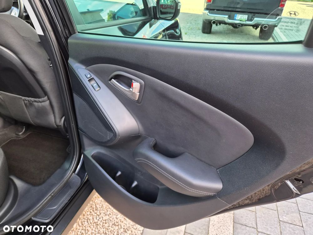 Hyundai ix35 1.7 CRDi 2WD Fifa World Cup Edition - 24