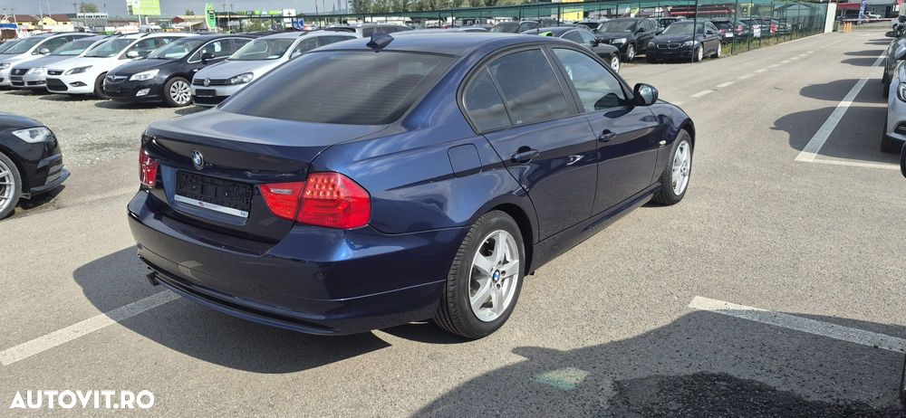 BMW Seria 3 320d DPF Aut. - 4