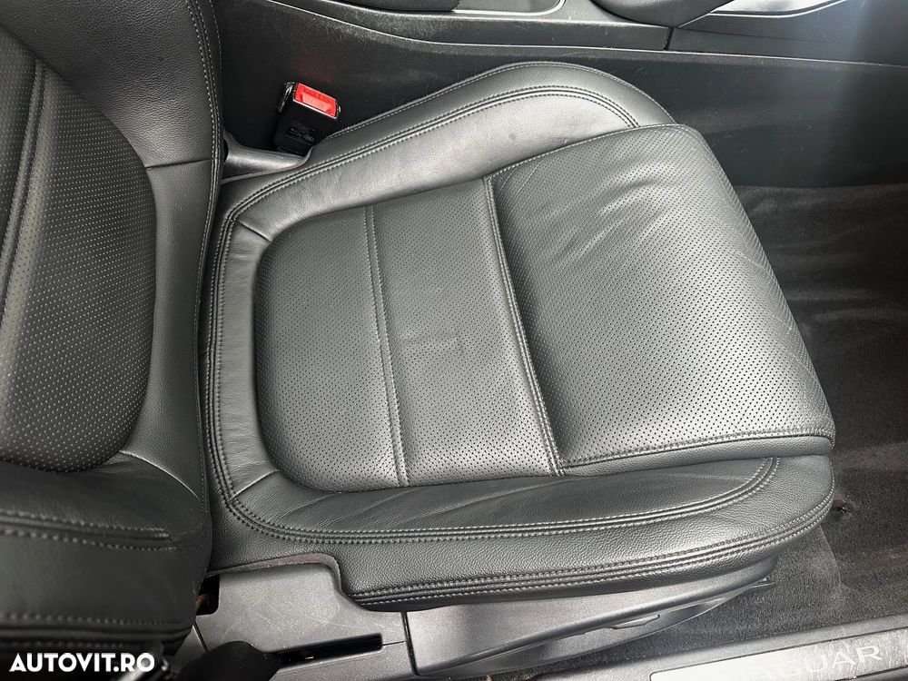 Jaguar E-Pace D150 R-Dynamic - 13