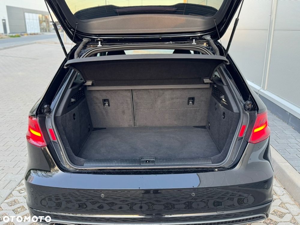 Audi A3 Sportback 2.0 TDI (clean diesel) S tronic S line Sportpaket - 36