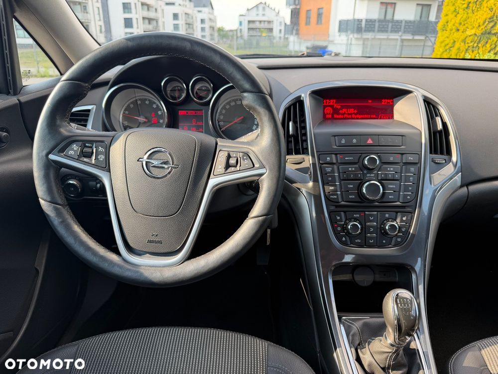Opel Astra 1.4 Turbo - 11