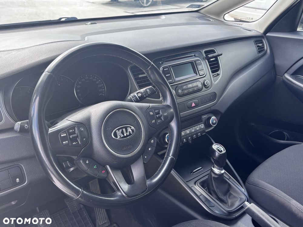 Kia Carens - 6