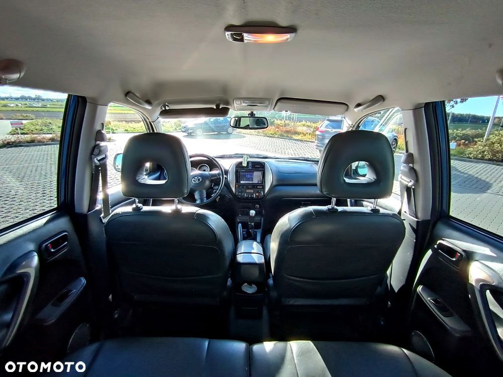 Toyota RAV4 2.0 D-4D 4x4 - 19