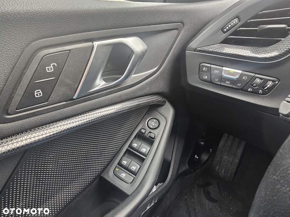 BMW Seria 2 218i Luxury Line - 15