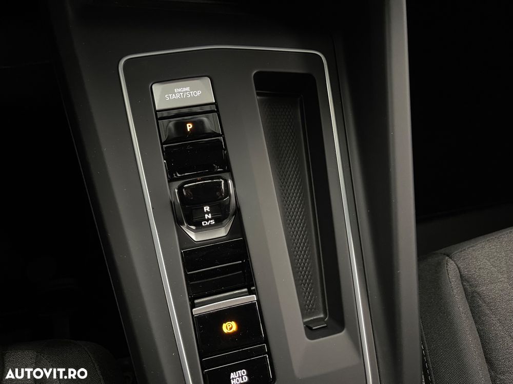 Volkswagen Golf 1.5 eTSI DSG MHEV Life - 26