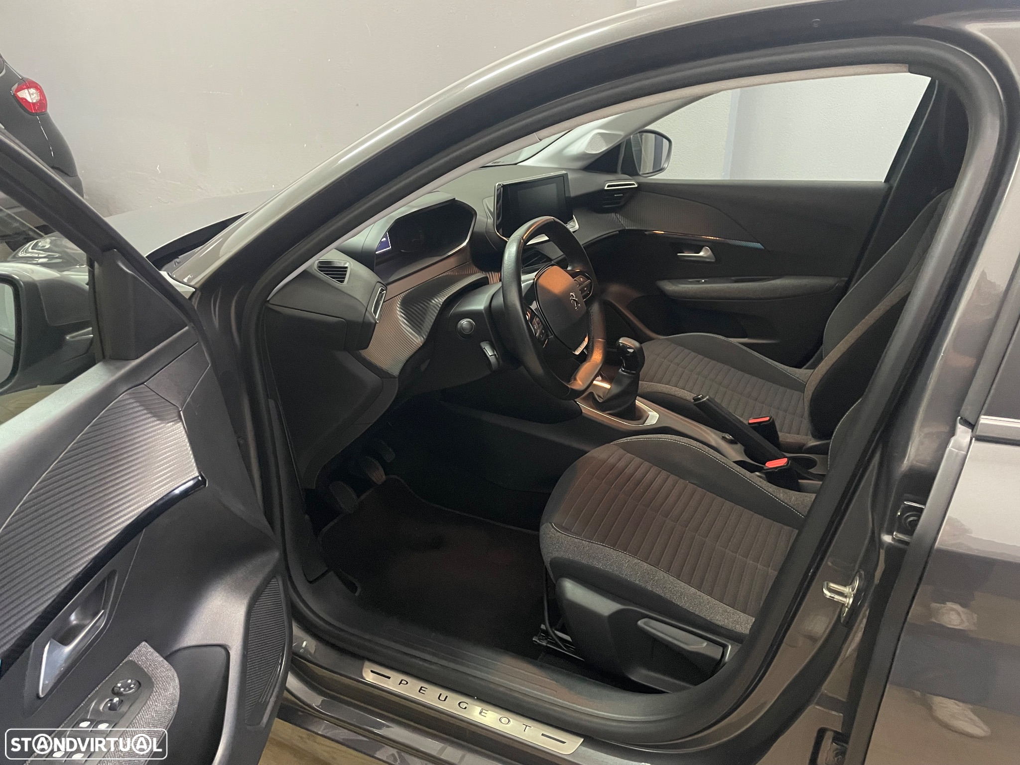 Peugeot 208 1.2 PureTech SE Style - 8