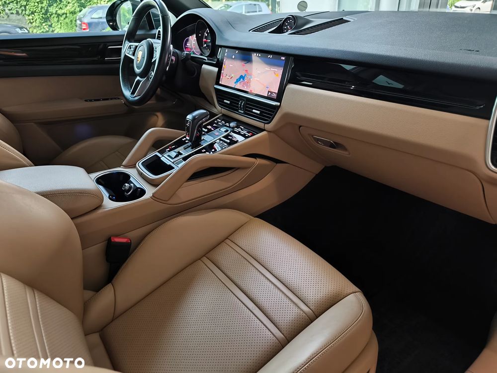 Porsche Cayenne Standard - 17