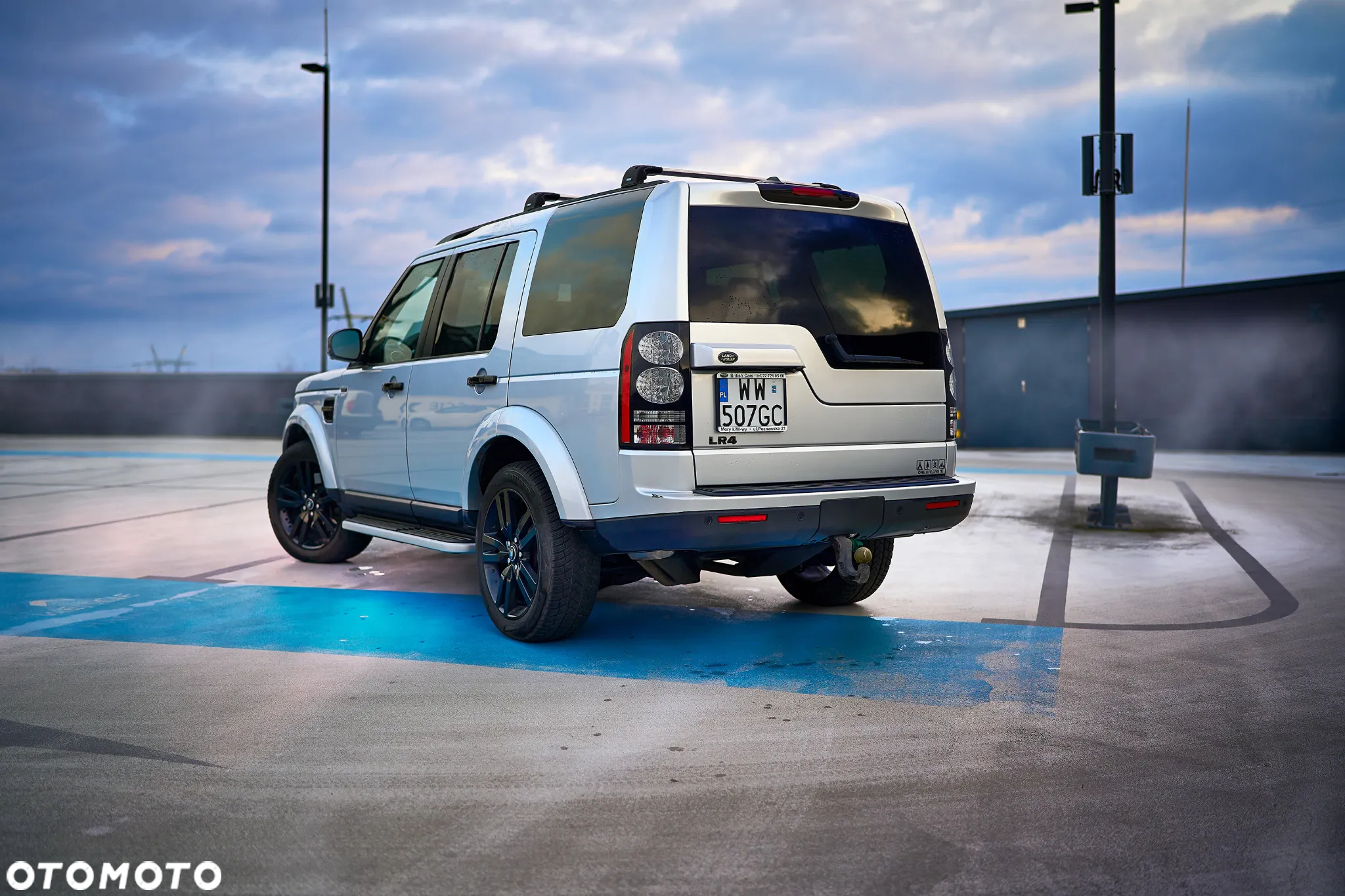 Land Rover Discovery IV 3.0 V6 SC HSE