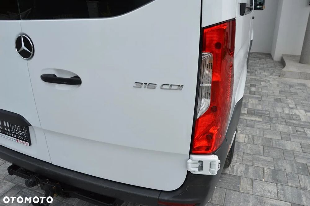 Mercedes-Benz Sprinter - 38