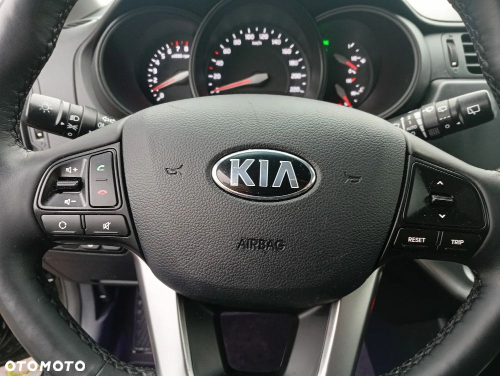 Kia Rio 1.4 Fifa World Cup Edition - 17