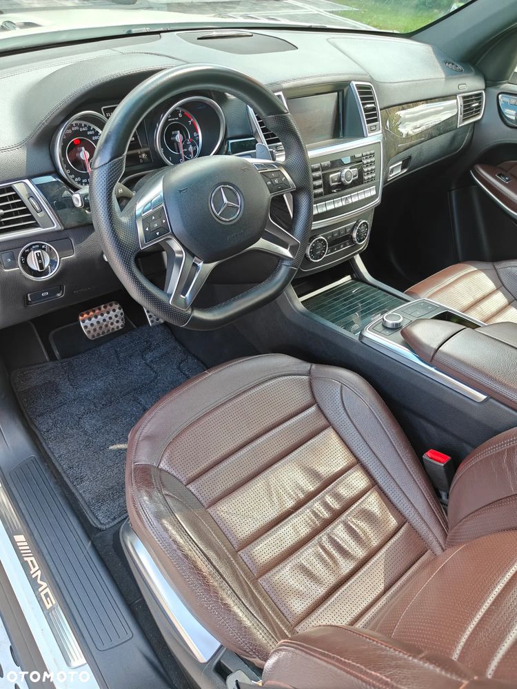 Mercedes-Benz GL - 26