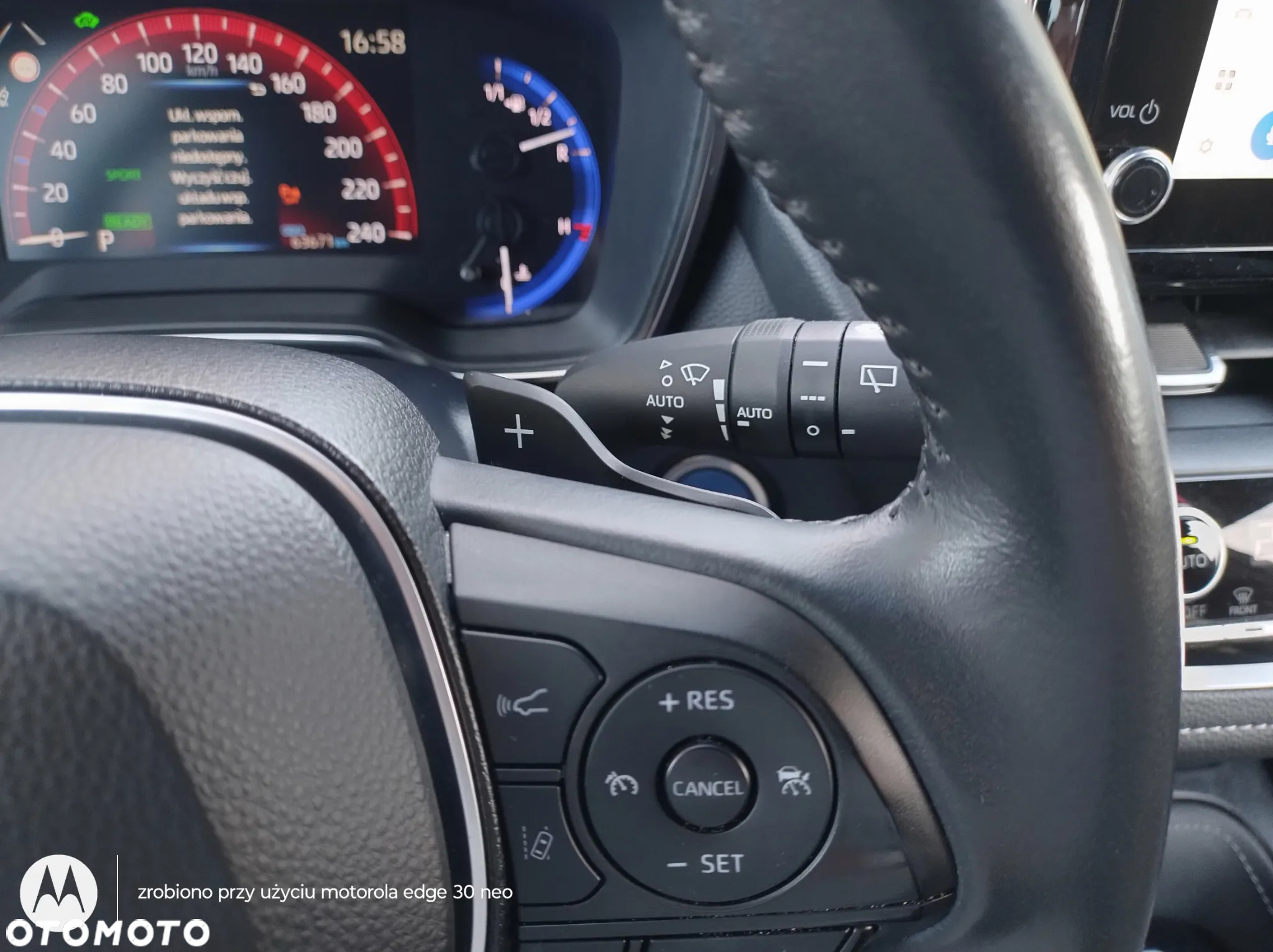 Toyota Corolla 2.0 Hybrid Style - 29