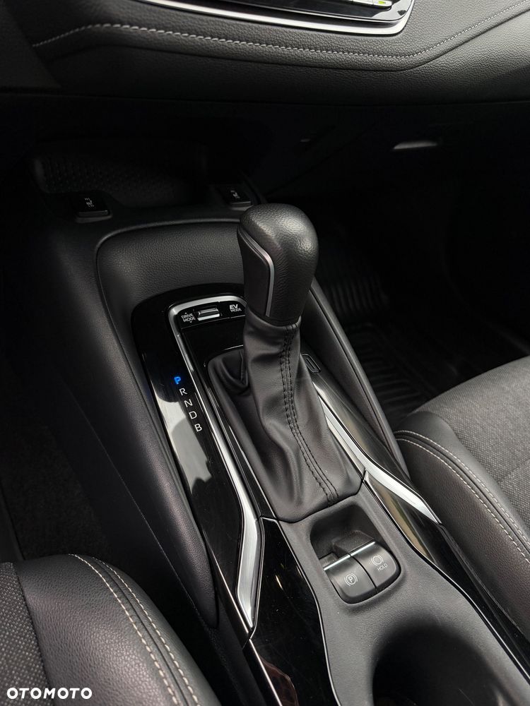 Toyota Corolla 1.8 Hybrid Comfort - 17