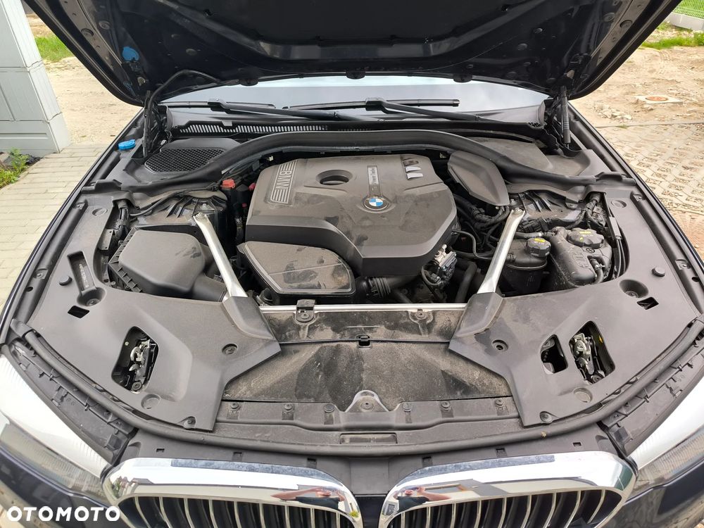 BMW Seria 5 520i Sport Line - 10