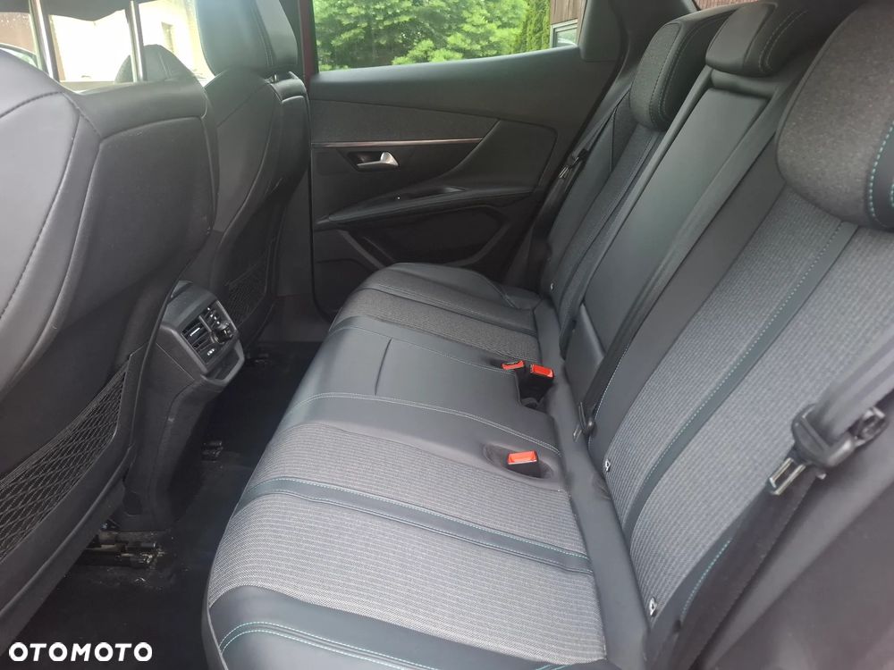 Peugeot 3008 1.6 PureTech Hybrid PHEV Allure Pack S&S EAT8 - 9