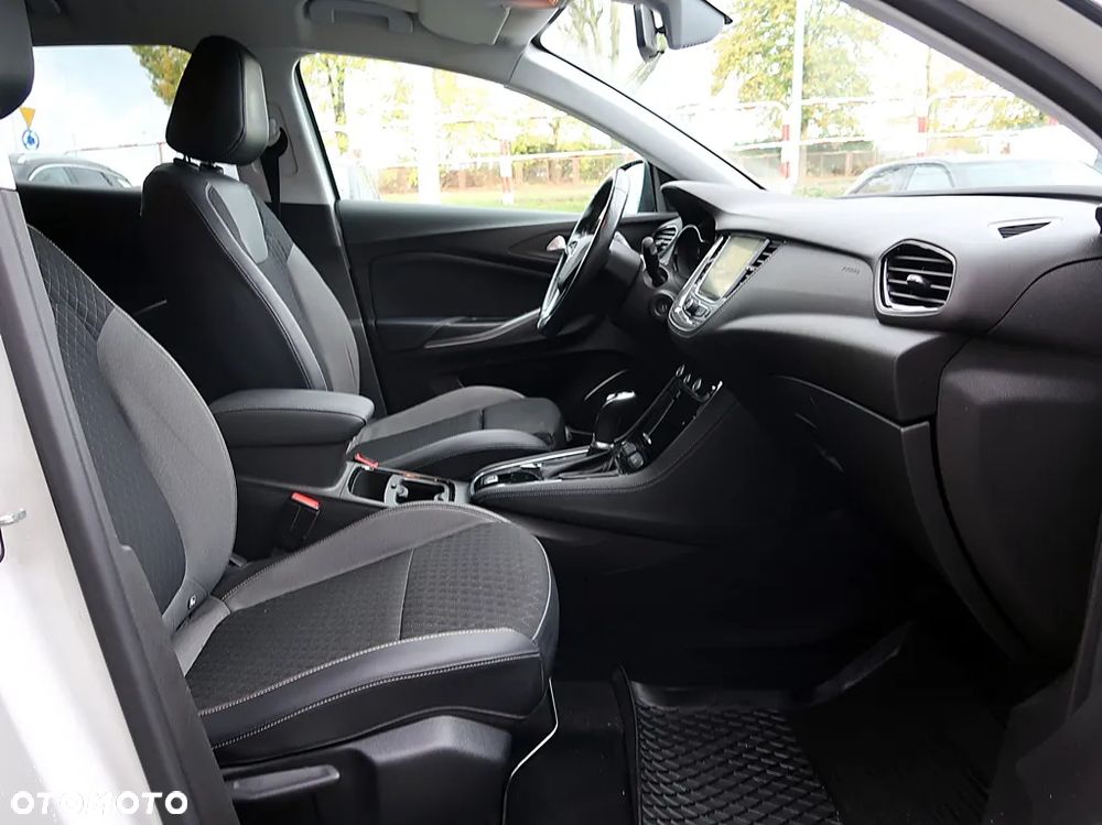 Opel Grandland X 1.2 T GPF Design Line S&S - 11