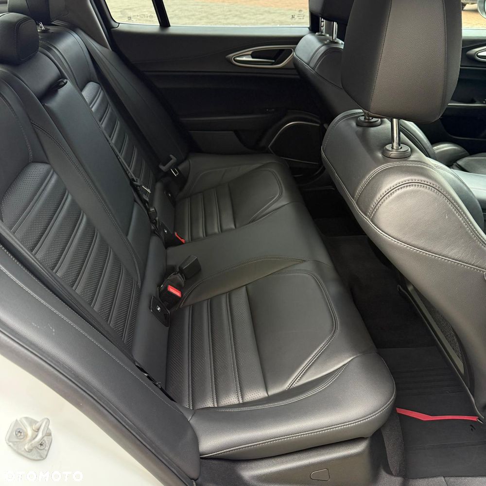 Alfa Romeo Giulia 2.0 Turbo Veloce Q4 - 32
