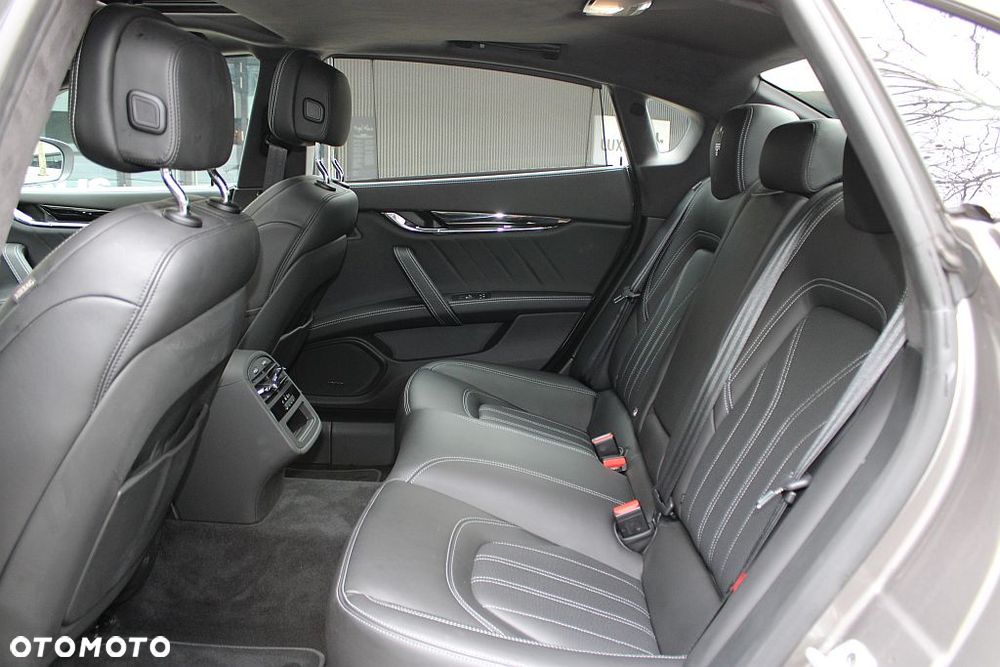 Maserati Quattroporte Modena - 14