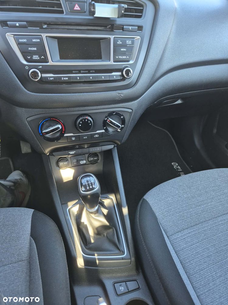 Hyundai i20 1.1 CRDi - 10