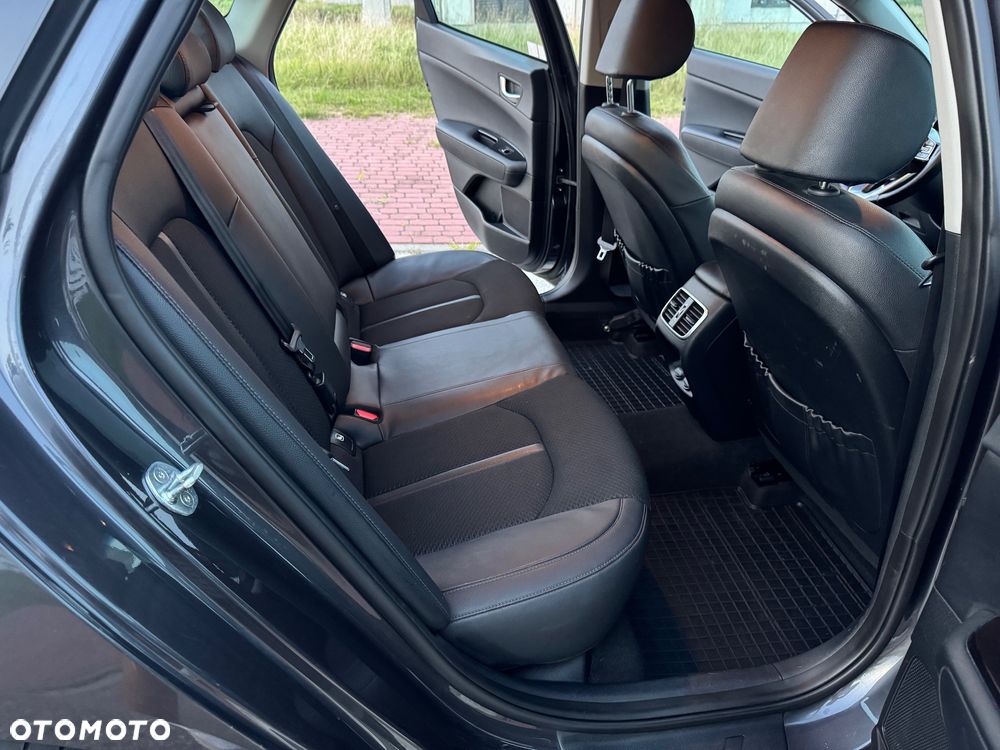 Kia Optima - 12