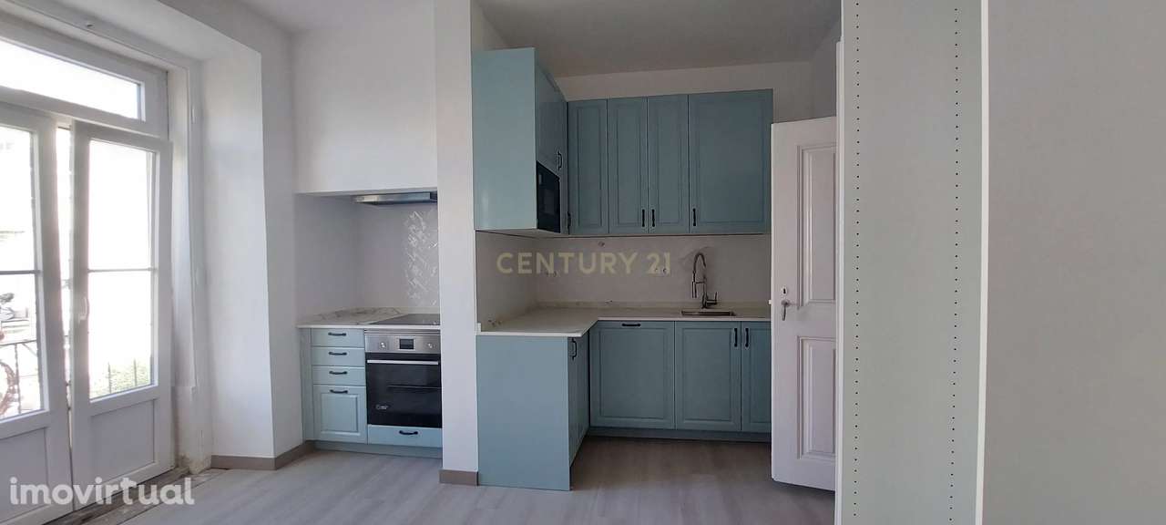 Apartamento Renovado em Alcântara - Lisboa, com 4 quartos para arrenda - Grande imagem: 4/40