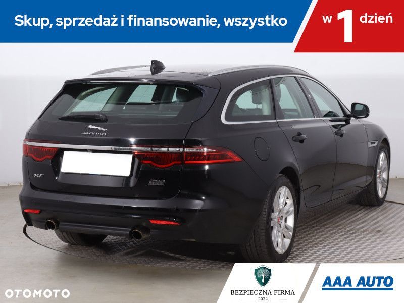 Jaguar XF - 7
