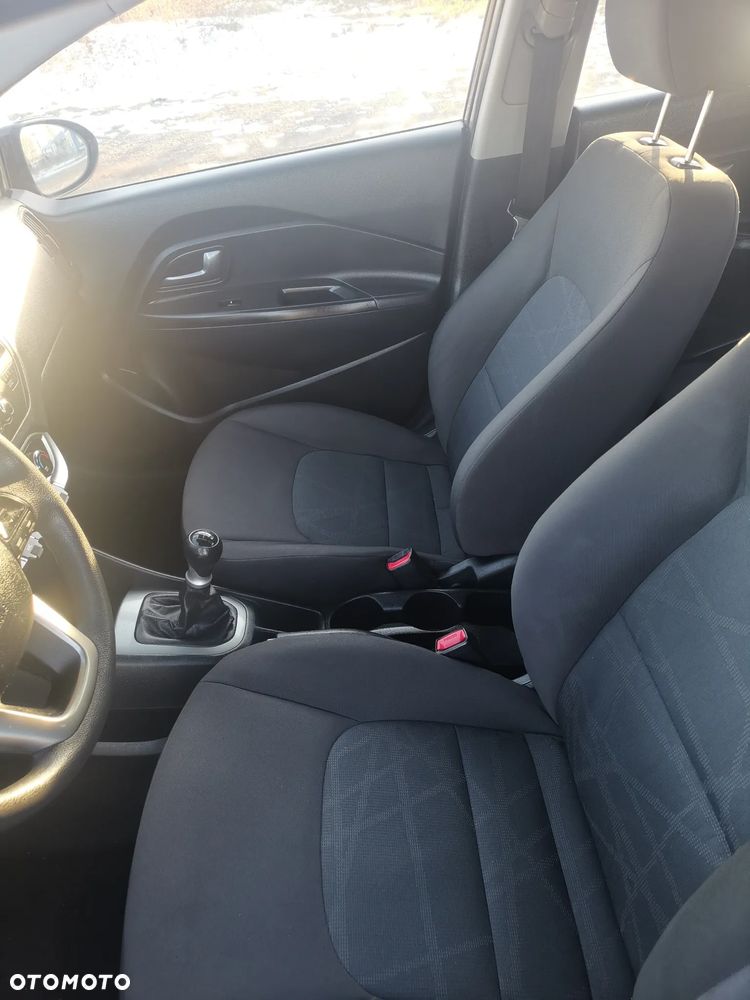 Kia Rio - 7