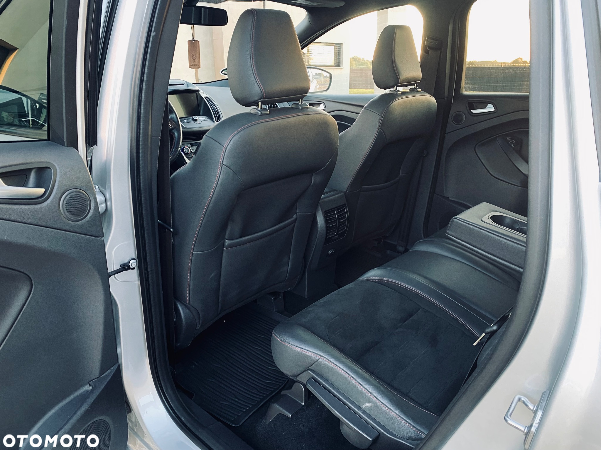 Ford Kuga 2.0 TDCi 4x4 ST-Line - 24
