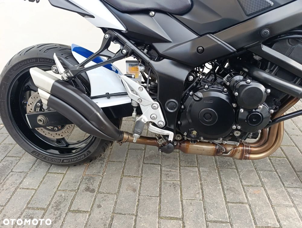 Suzuki GSR - 25