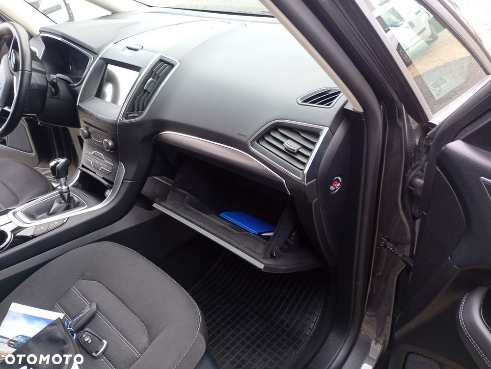 Ford Galaxy - 16