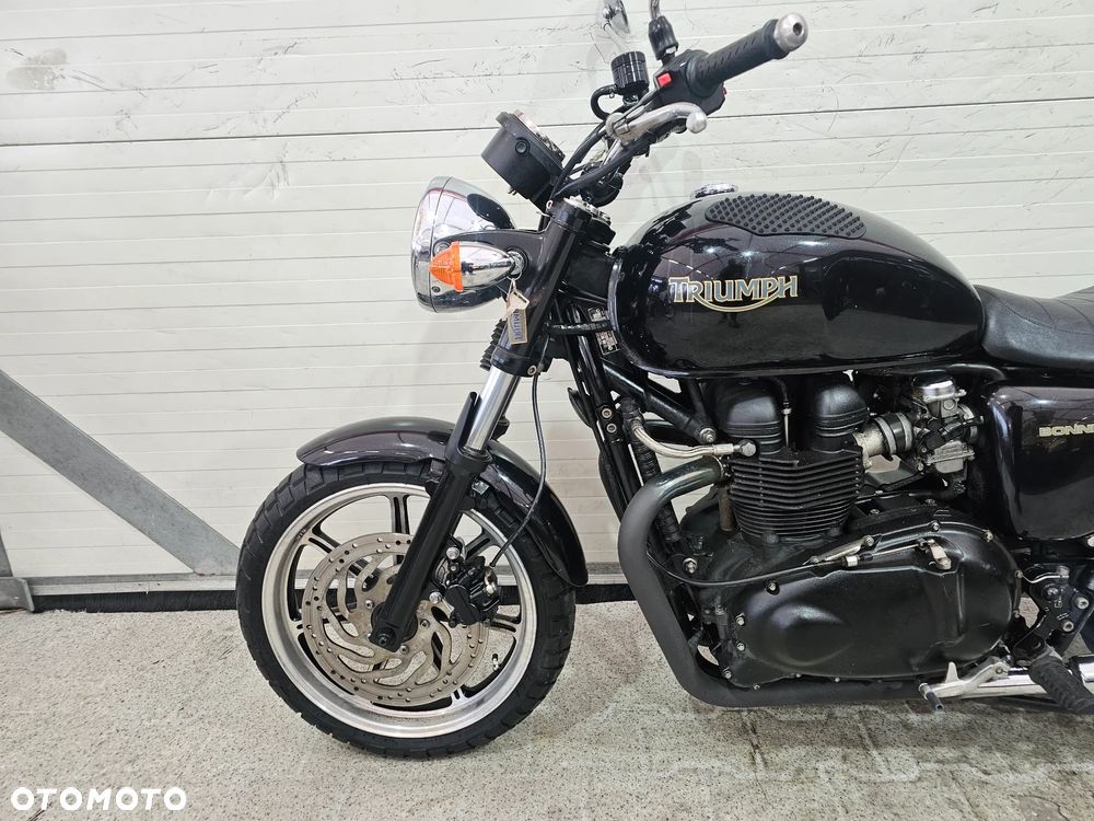 Triumph Bonneville - 7