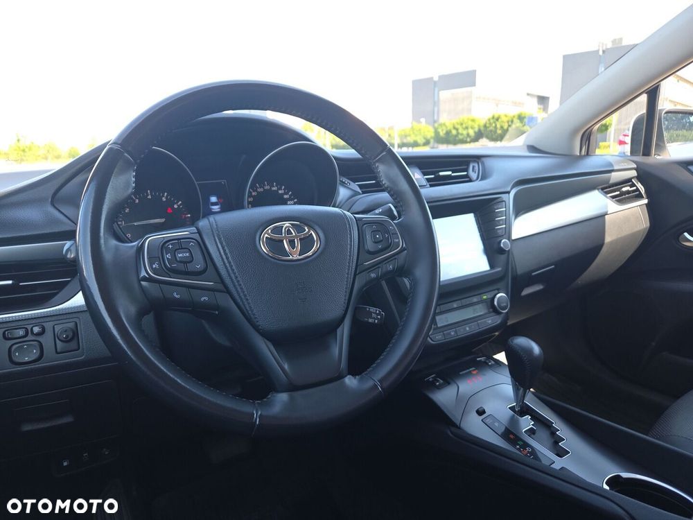 Toyota Avensis 1.8 Premium MS - 33