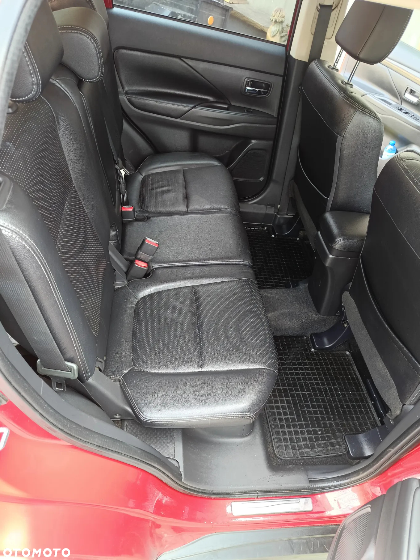Mitsubishi Outlander - 2