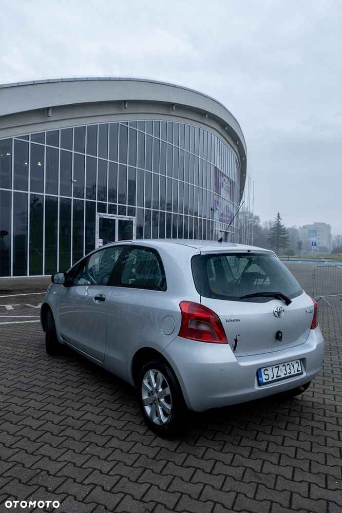 Toyota Yaris - 8